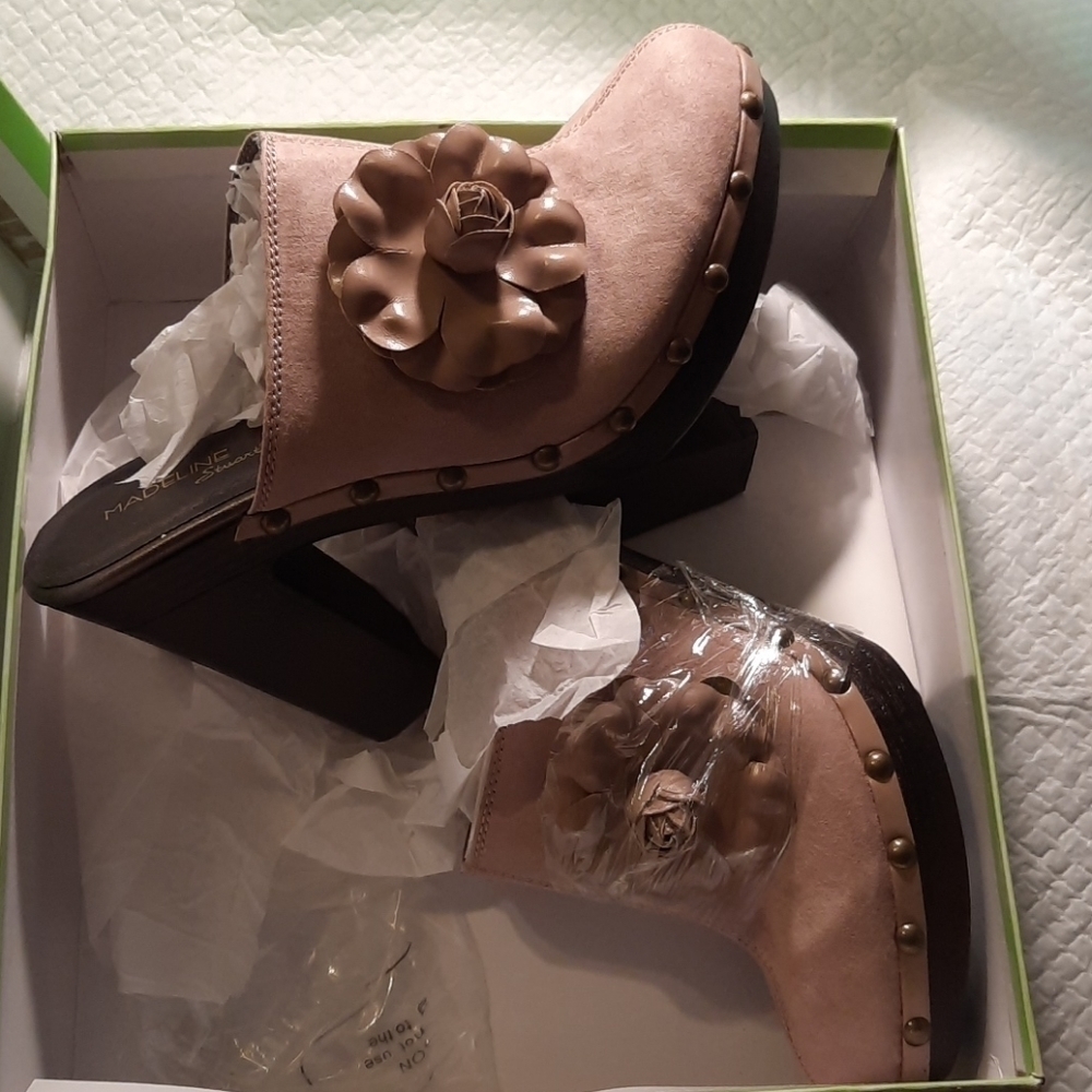 Madeline Stuart Heeled Clogs NWT